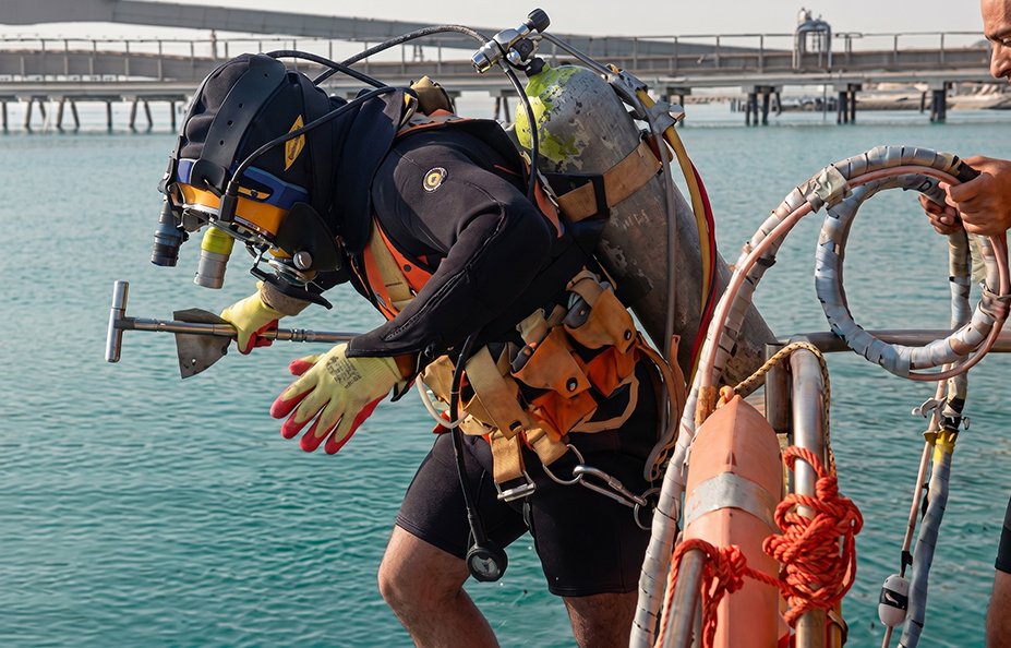 Diving support vessel